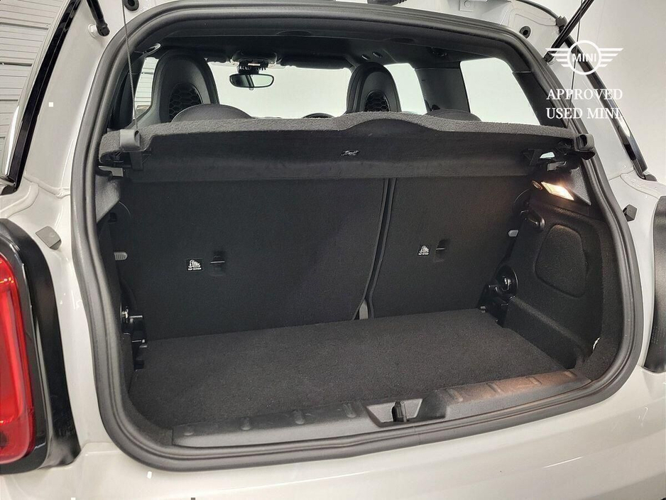 2024 MINI Hatch 3-Door Cooper Sport €29,975