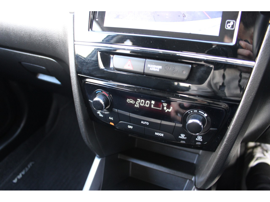 2023 Suzuki Vitara - image 17