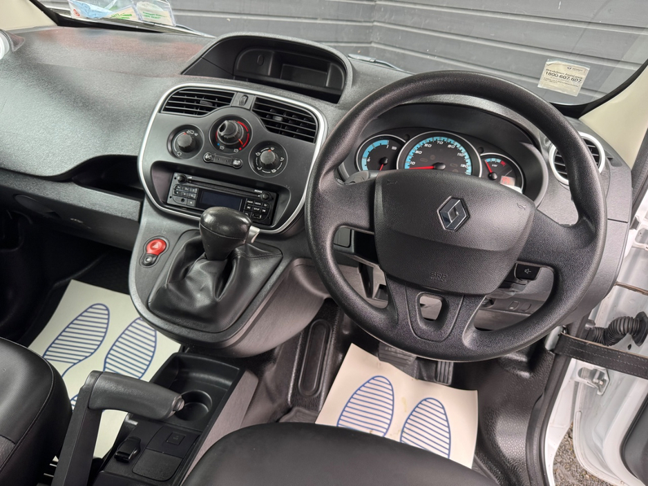 2020 Renault Kangoo - image 7