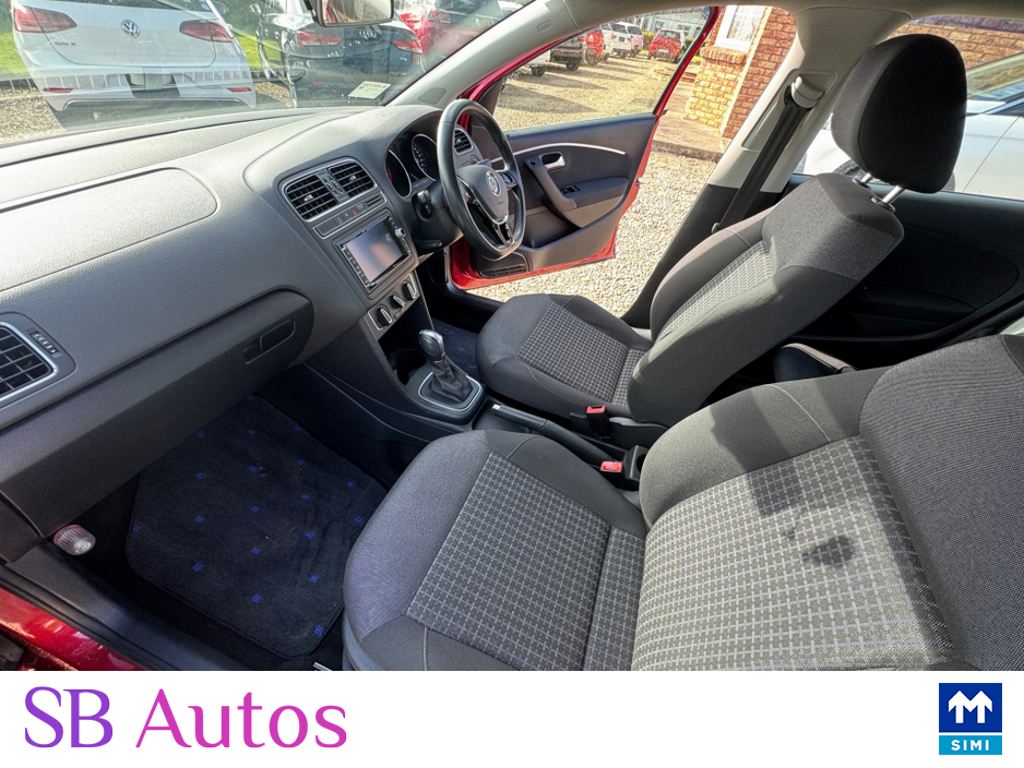 2016 Volkswagen Polo - image 14