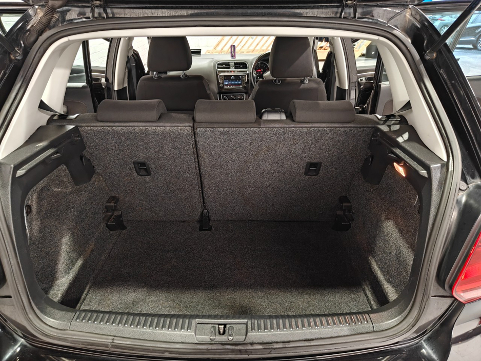 2015 Volkswagen Polo - image 20