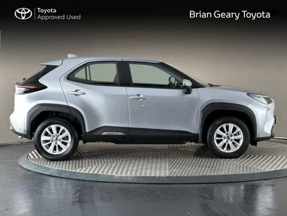 2023 Toyota Yaris Cross LUNA €27,950