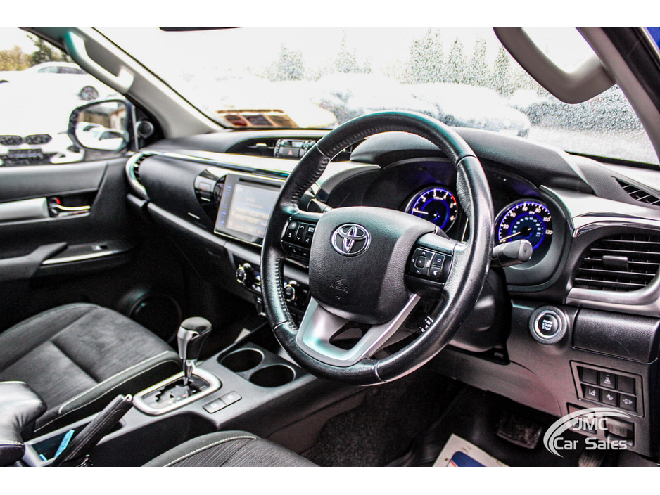 2019 Toyota Hilux - image 13