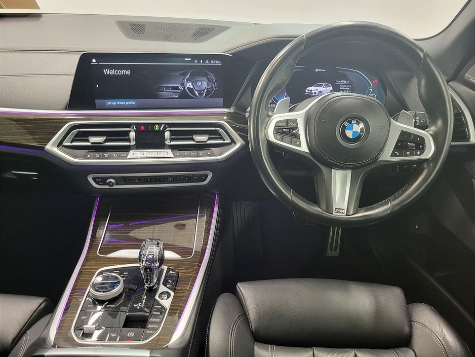 2021 BMW X5 - image 5