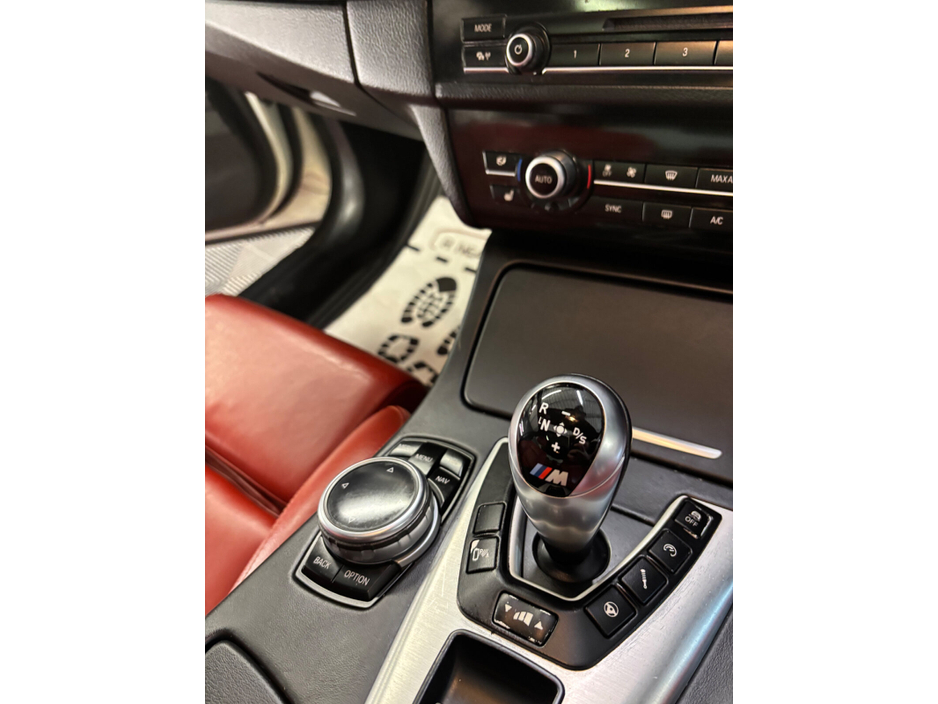 2014 BMW M5 - image 11