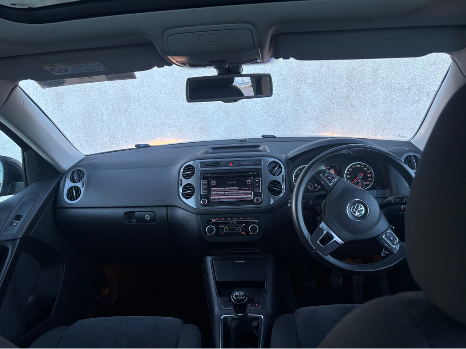 2015 Volkswagen Tiguan - image 12