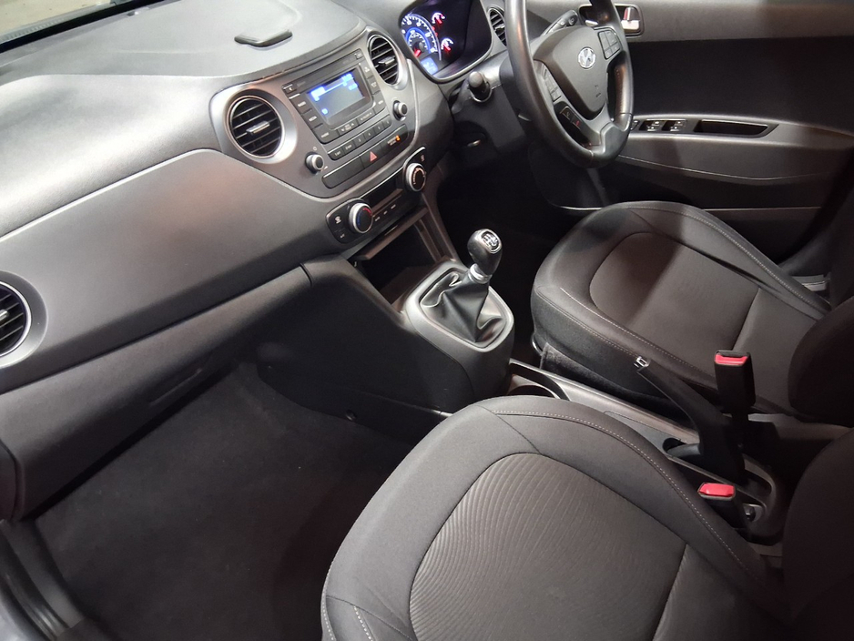 2018 Hyundai i10 - image 4