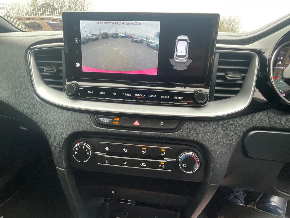 2022 Kia Ceed - image 6