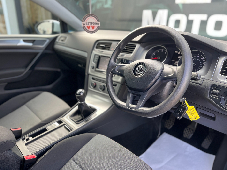 2015 Volkswagen Golf - image 7