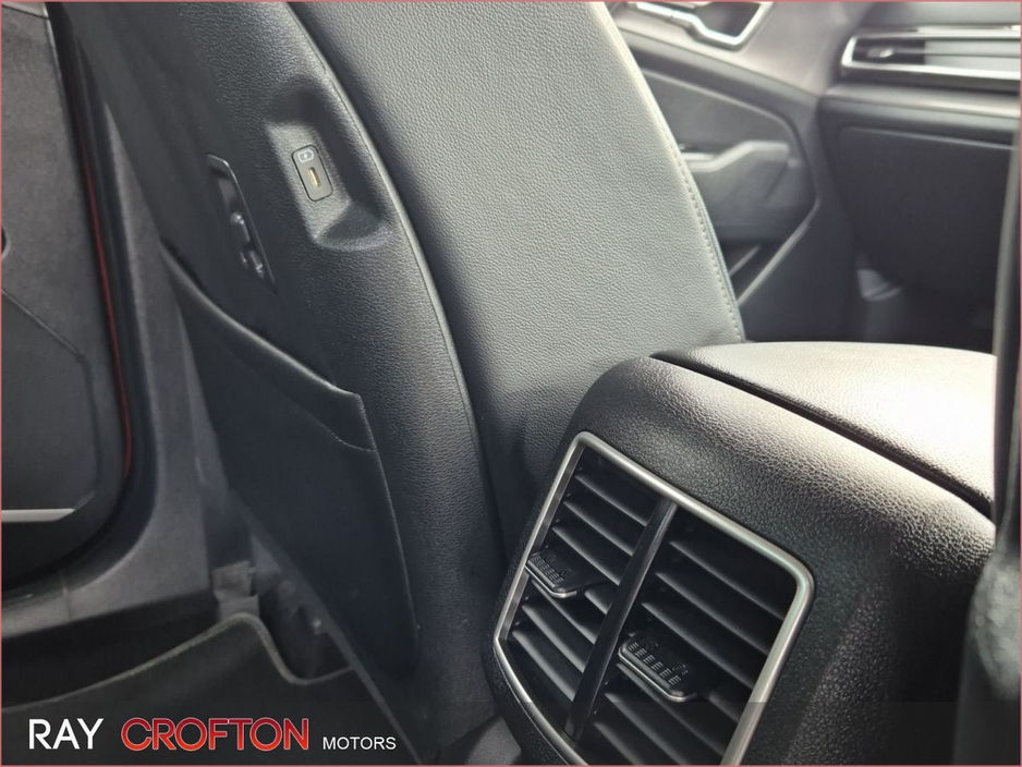 2022 Kia Sportage - image 25