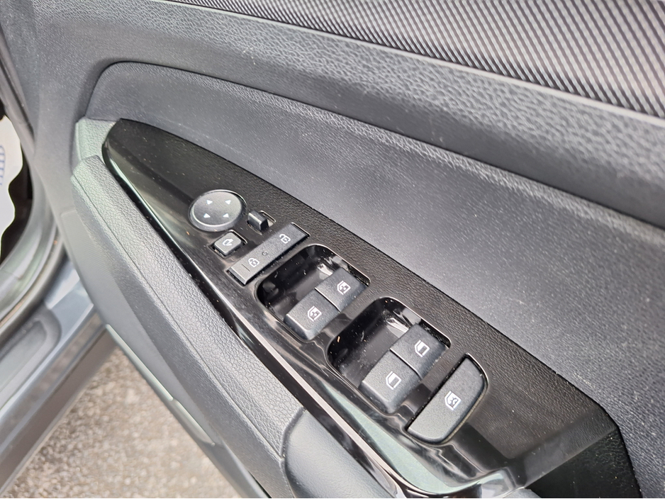 2023 Kia Sportage - image 11