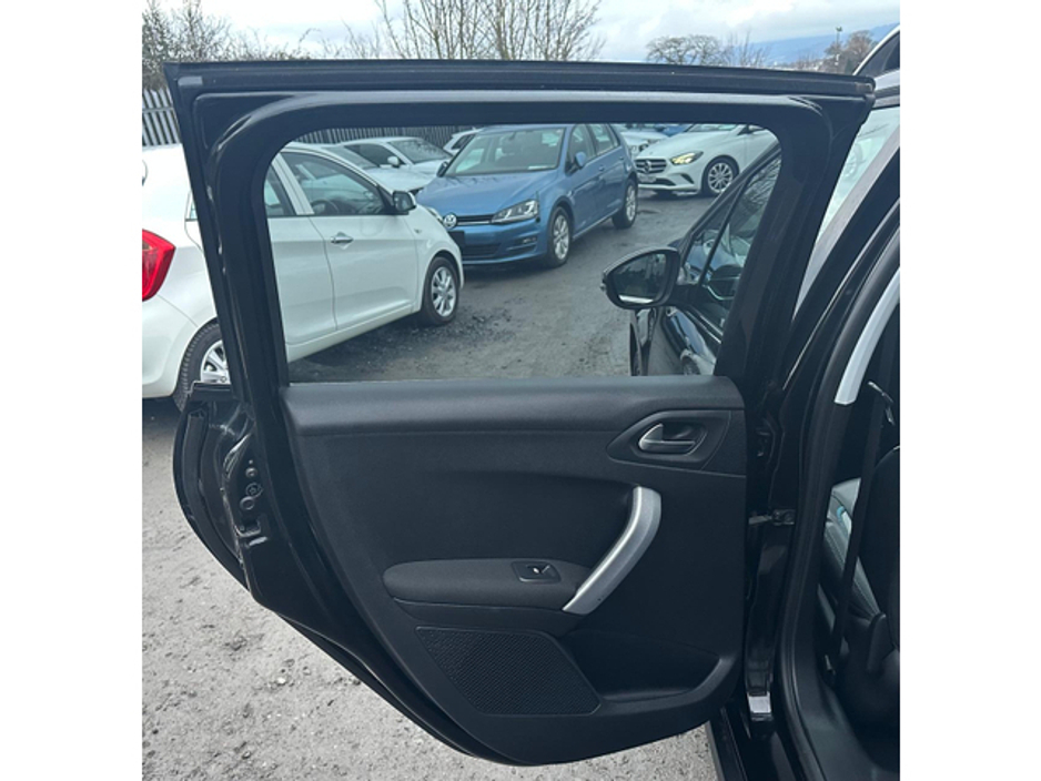 2016 Peugeot 2008 1.2 Petrol Compact SUV Automatic 2016 (1880) €9,995