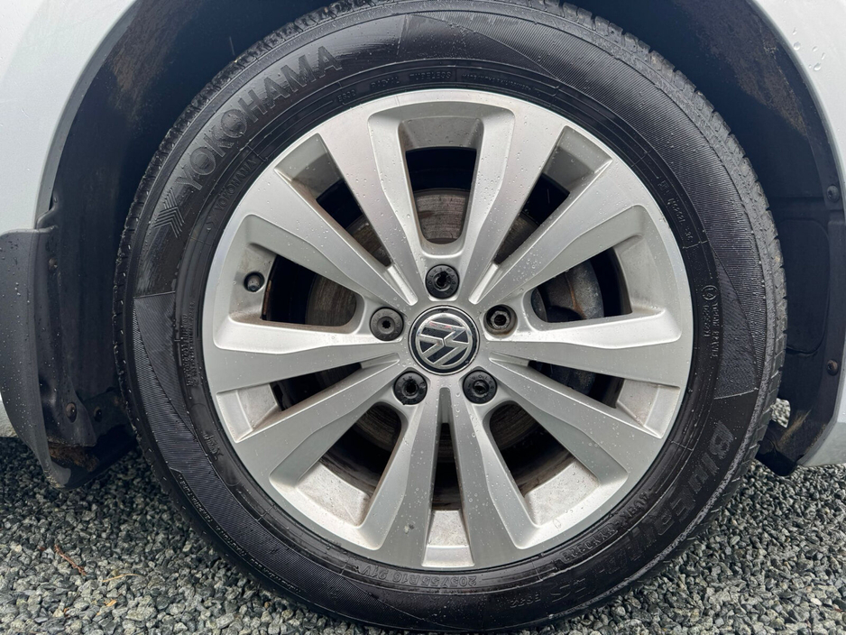 2016 Volkswagen Golf - image 11