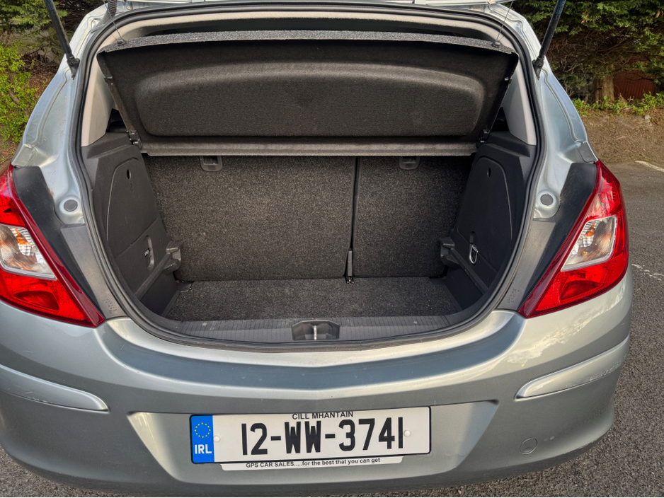 2012 Vauxhall Corsa - image 21