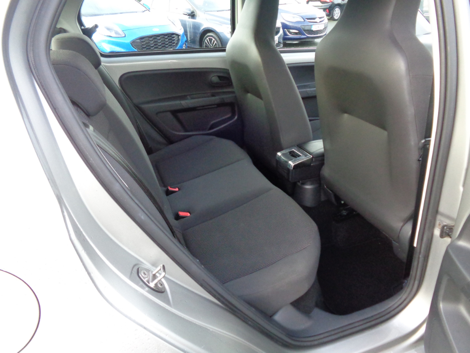 2015 Volkswagen up! - image 6