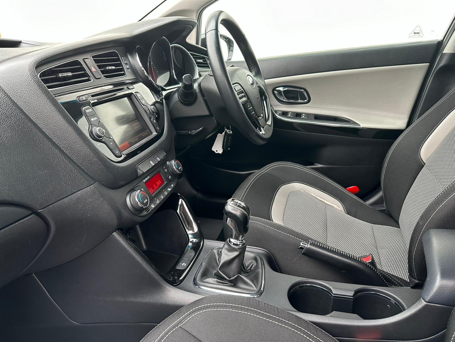 2015 Kia Ceed - image 13
