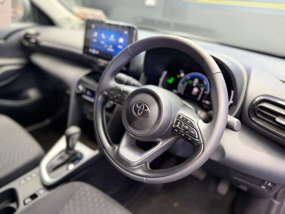 2025 Toyota Yaris Cross - image 16