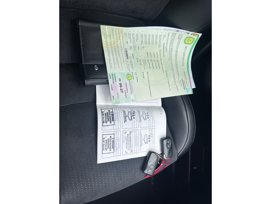 2016 Lexus CT 200 h - image 12