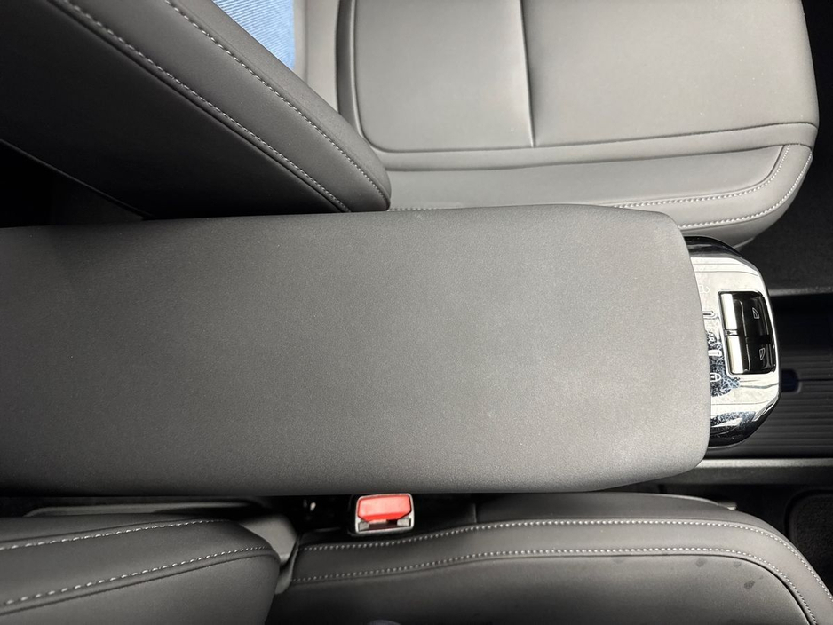 2024 Volvo EX30 - image 16