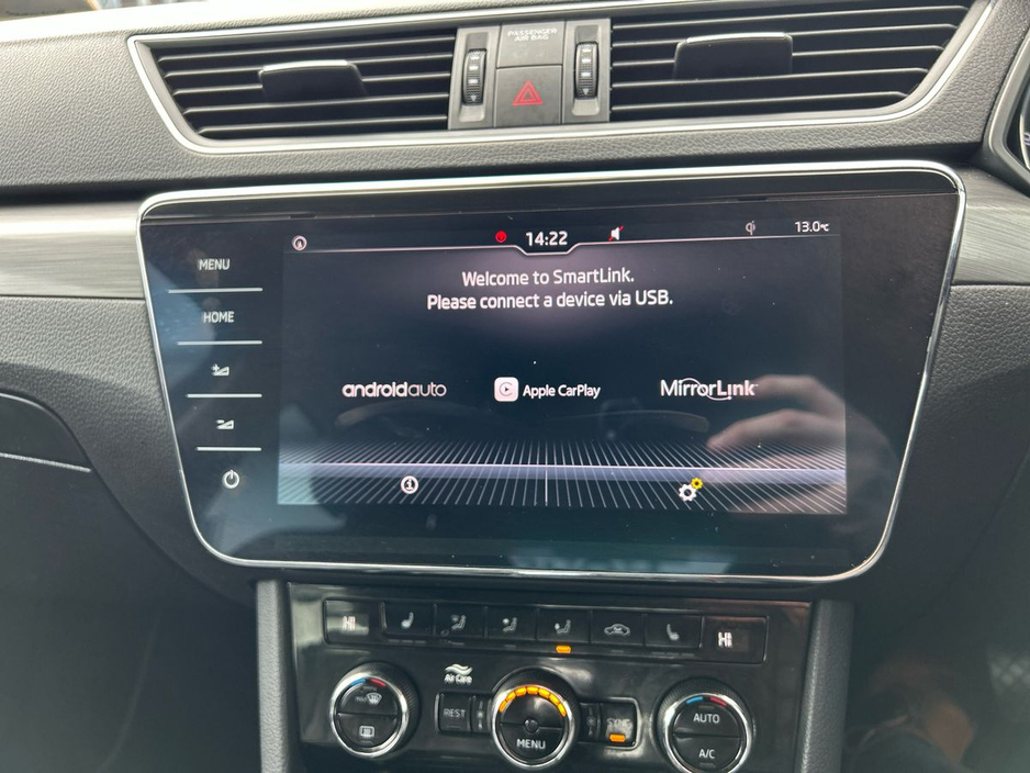 2020 Skoda Superb - image 22