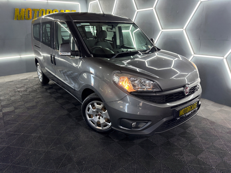 2017 Fiat Doblo - image 2