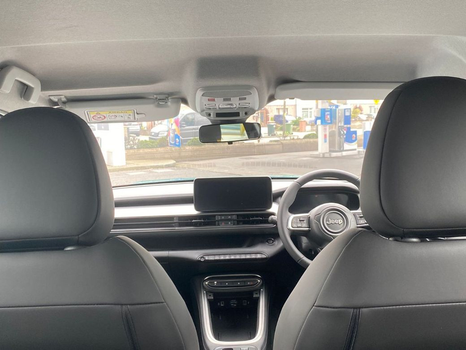 2025 Jeep Avenger - image 32