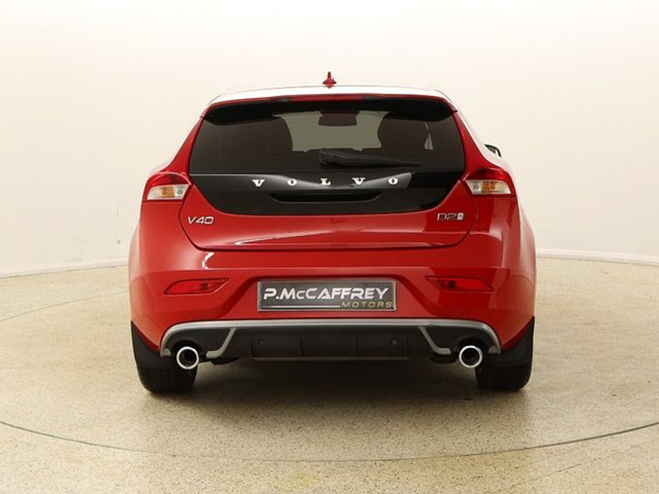 2016 Volvo V40 - image 6