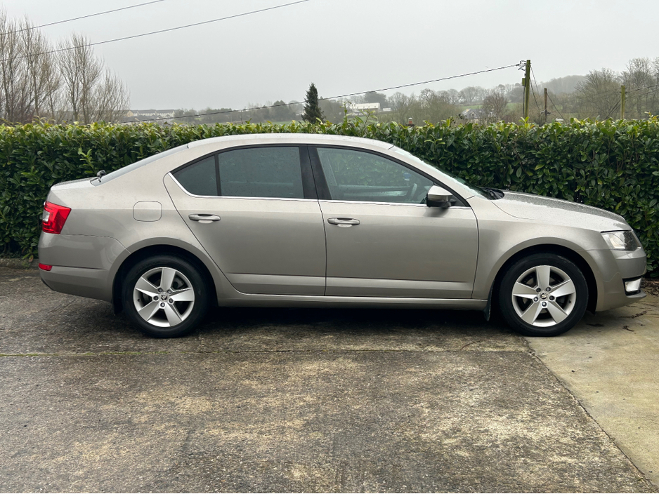 2015 Skoda Octavia AMBITION 1.6 TDI 105HP €8,995