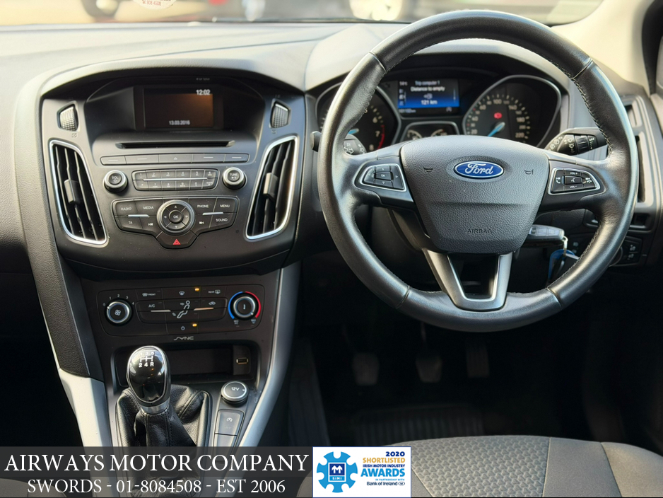 2016 Ford Focus - image 8