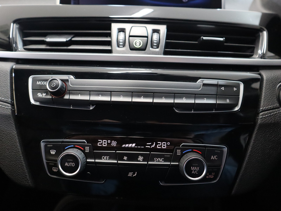 2021 BMW X1 - image 25