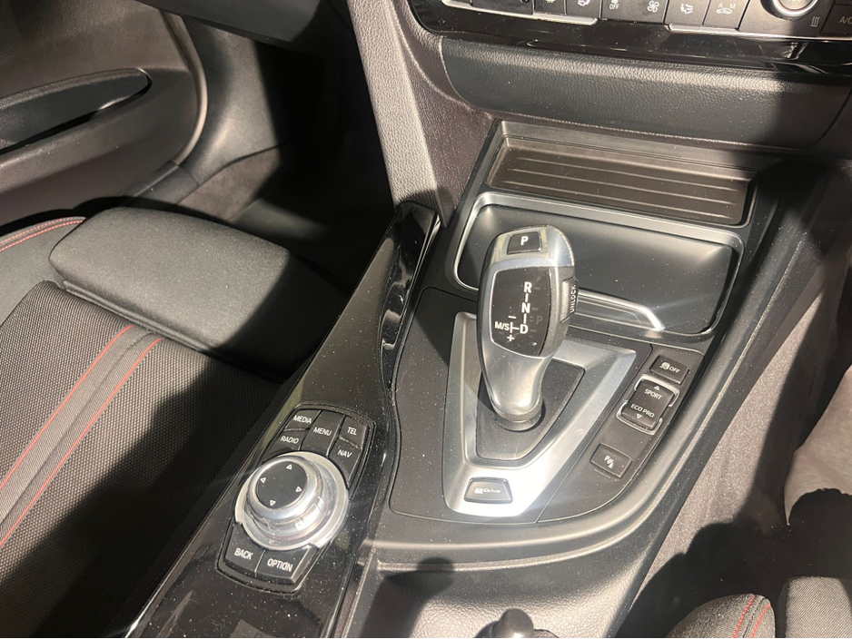 2016 BMW 3 Series - image 15