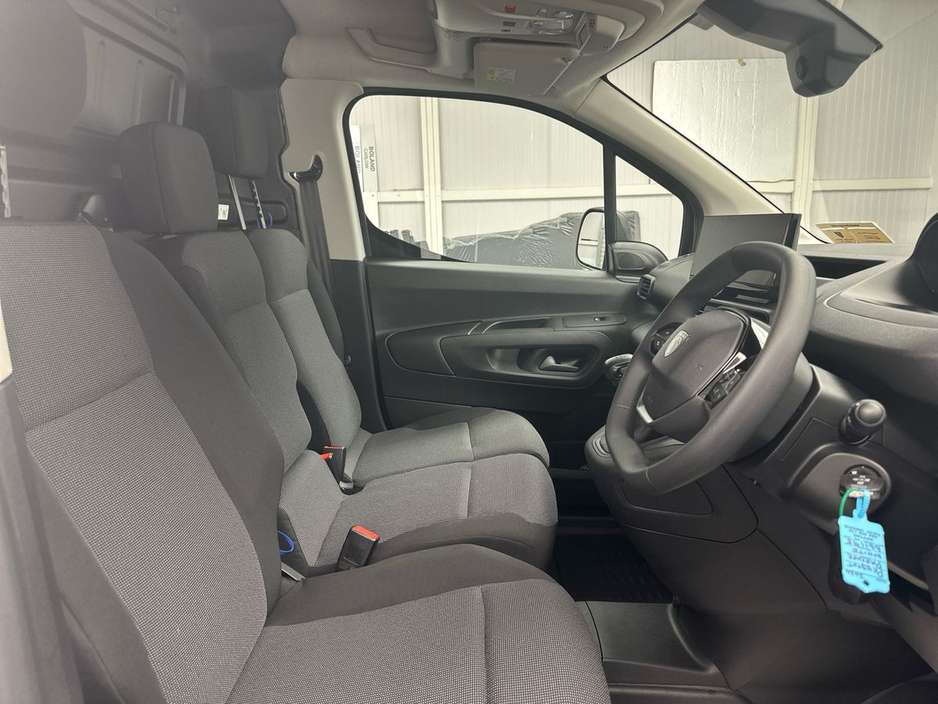 2026 Peugeot Partner - image 11