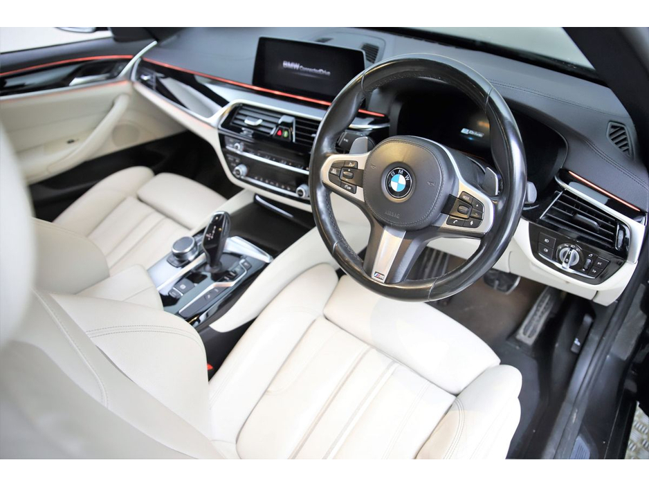 2018 BMW 5 Series - image 13