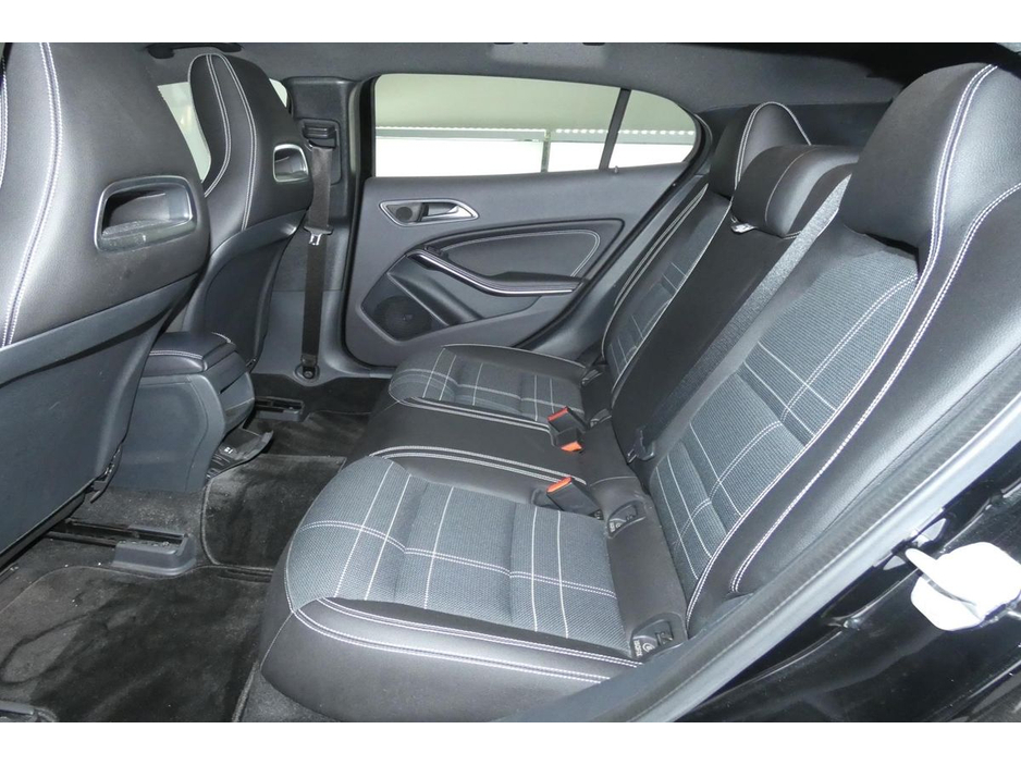 2016 Mercedes-Benz GLA Class GLA 180 *HALF LEATHER*REVERSE CAM*PARK SENSORS* €18,890