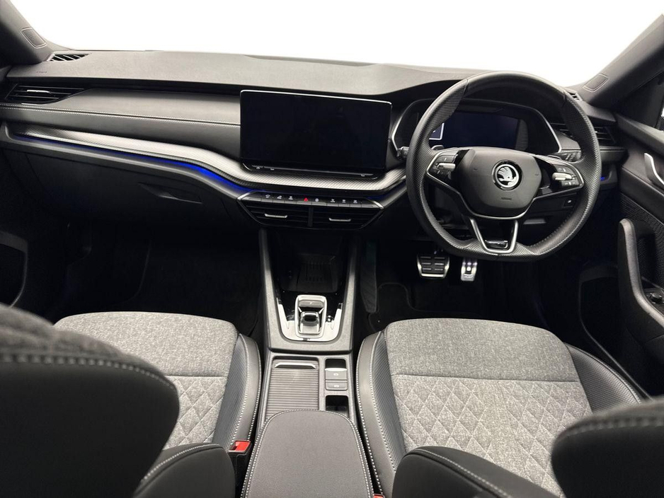 2025 Skoda Octavia - image 8