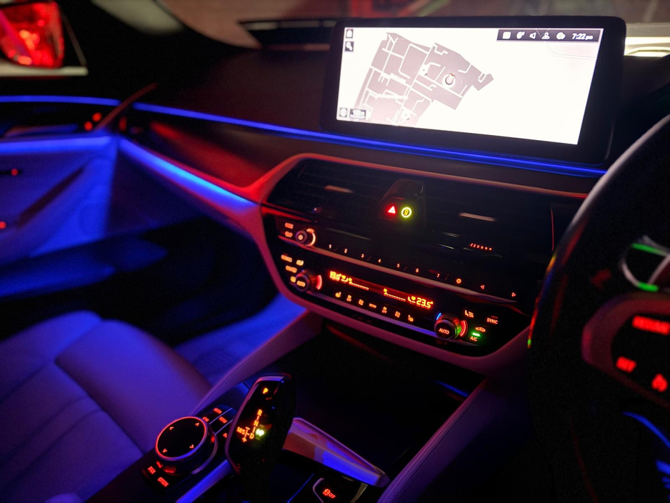 2022 BMW 5 Series - image 23