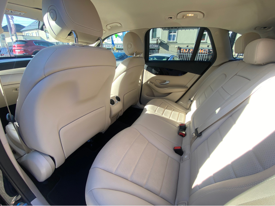 2022 Mercedes-Benz GLC Class - image 16