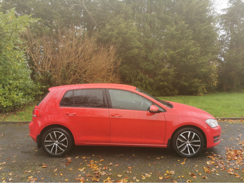 2015 Volkswagen Golf - image 6