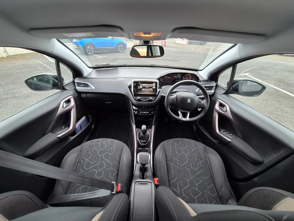 2016 Peugeot 2008 - image 10