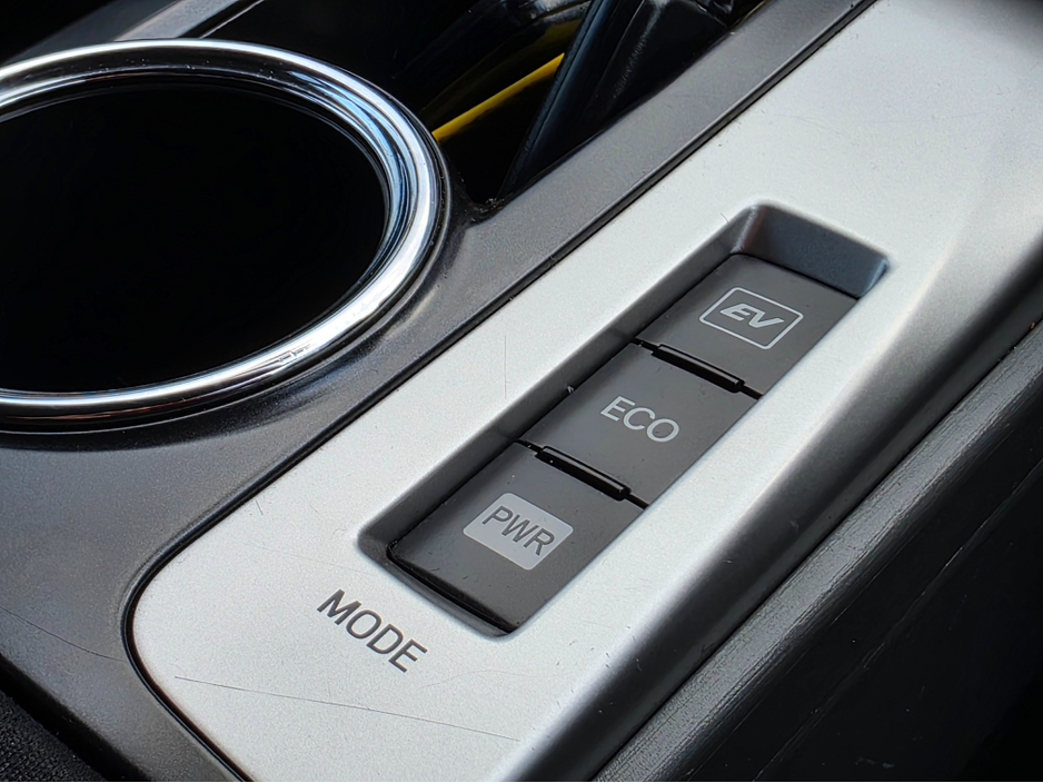 2013 Toyota Prius Alpha (7 Seater) - SELF CHARGING HYBRID -ALLOYS - REVERSE CAMERA -SIMI DEALER - LOW ROAD TAX BAND €13,450