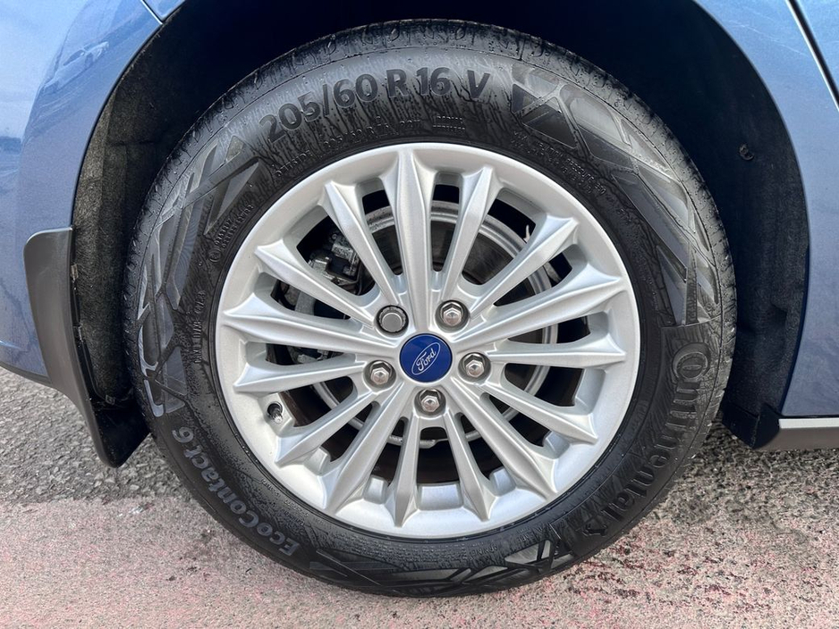 2020 Ford Focus - image 32