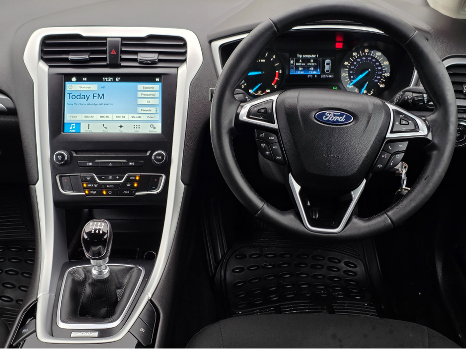 2017 Ford Mondeo - image 13