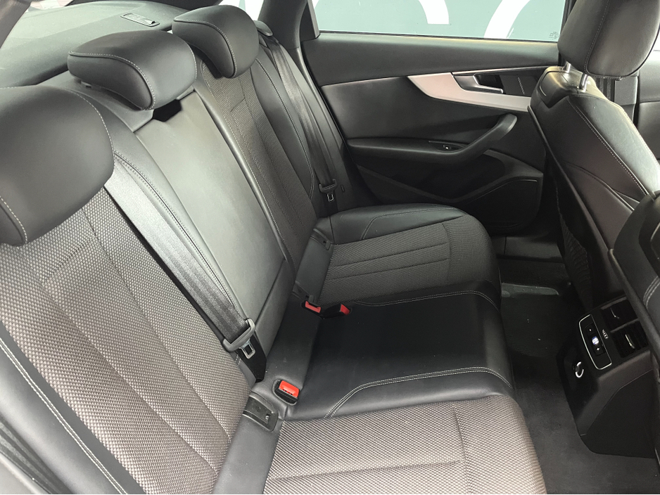 2018 Audi A4 - image 14