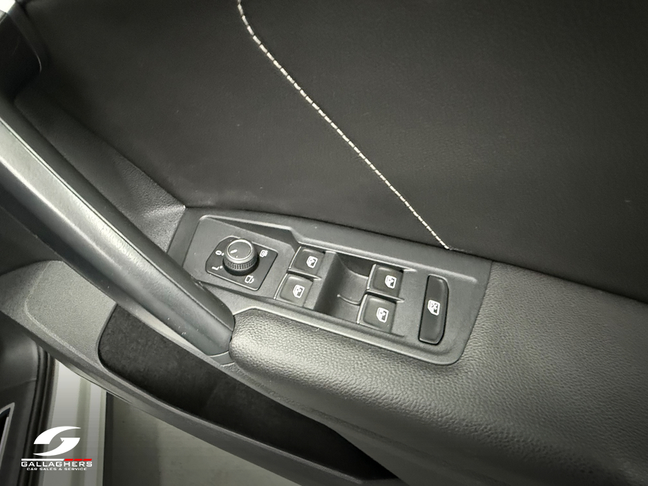 2020 Volkswagen Tiguan - image 27