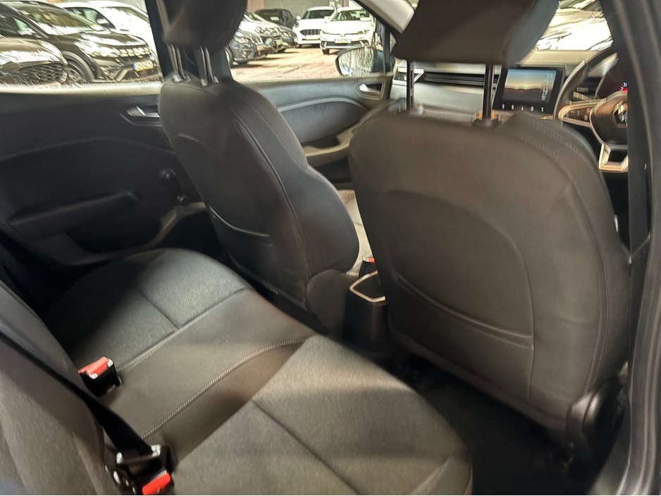 2022 Renault Clio - image 2