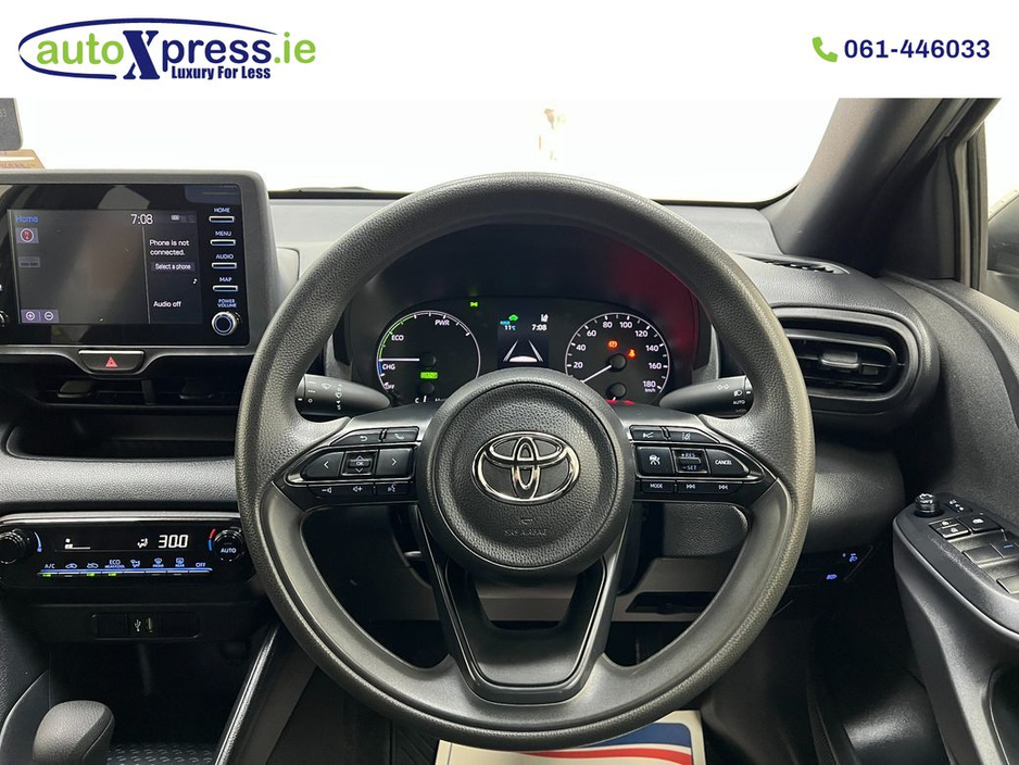 2022 Toyota Yaris - image 23