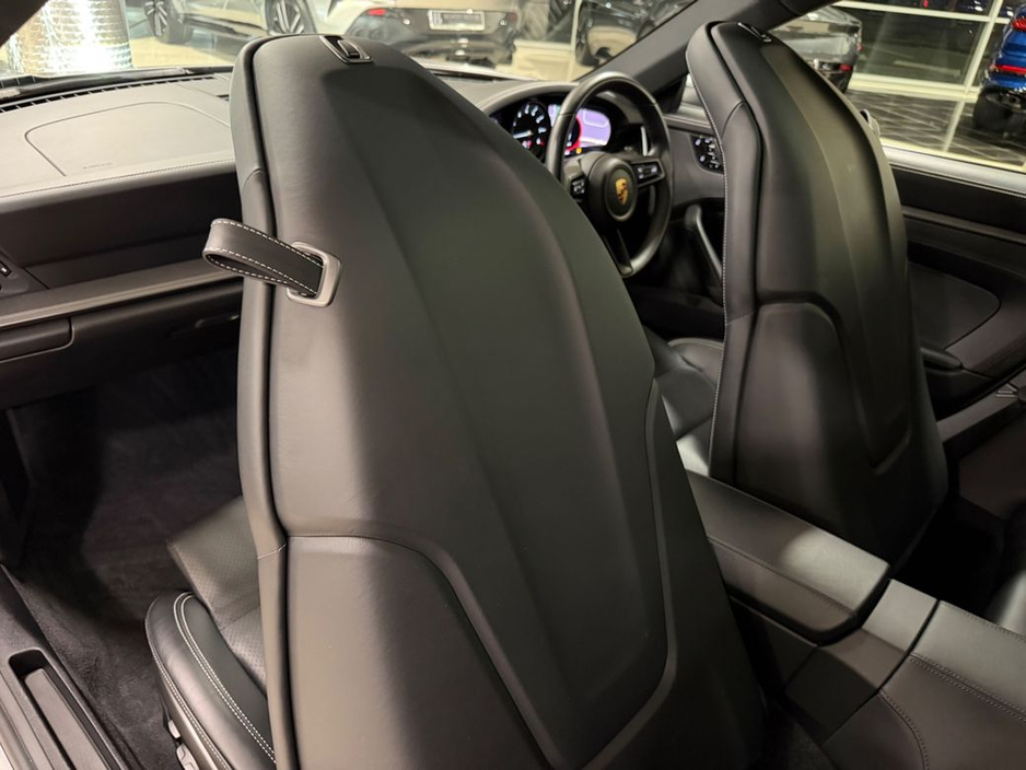 2020 Porsche 911 - image 23