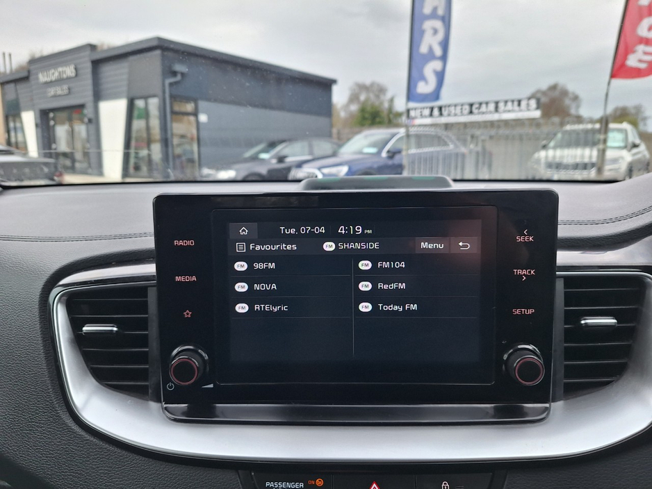 2023 Kia XCeed - image 24