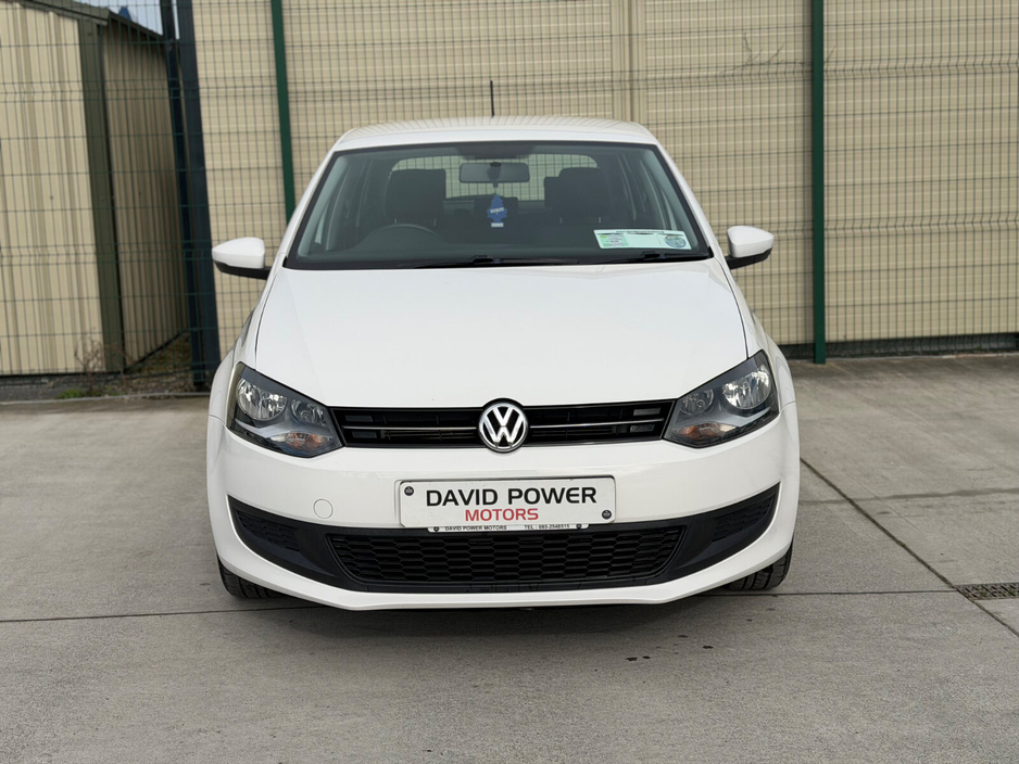 2014 Volkswagen Polo - image 2