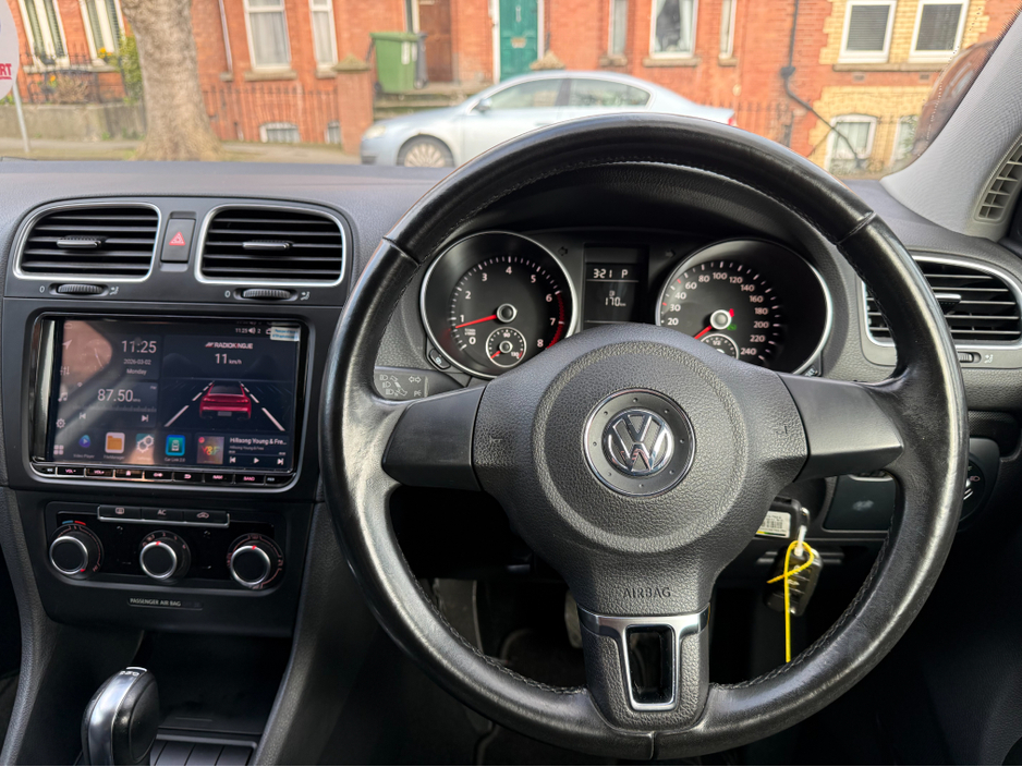 2012 Volkswagen Golf - image 14